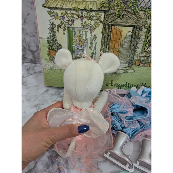 Angelina Ballerina Storybook Cottage Hardcover American Girl Set Doll Clothes - Picture 3 of 16